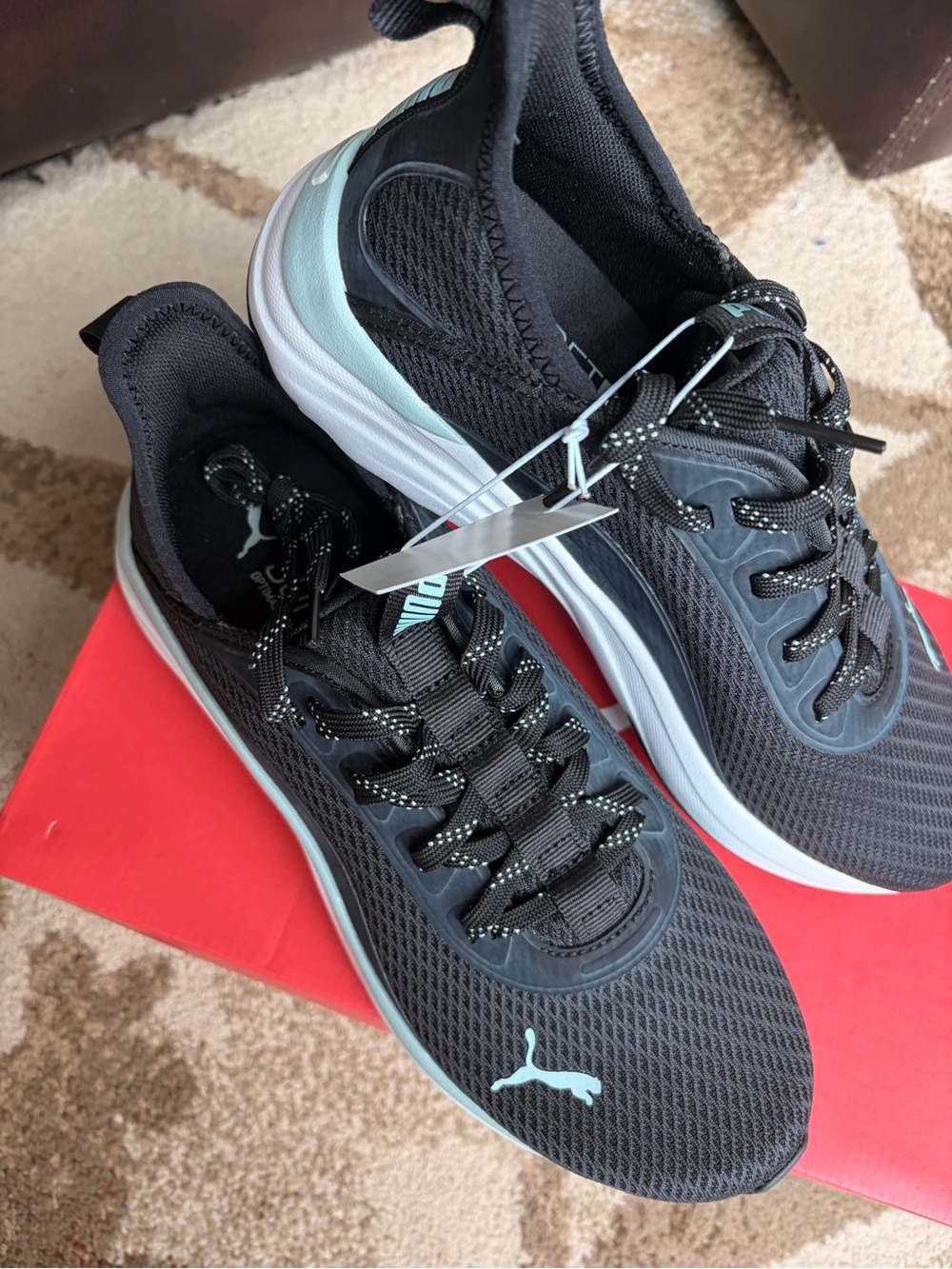 Women's Puma Skyrocket Sneaker US Size 9 black/ mint